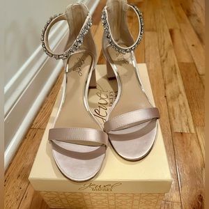 Jewel Badgley Mischka size 9 heels